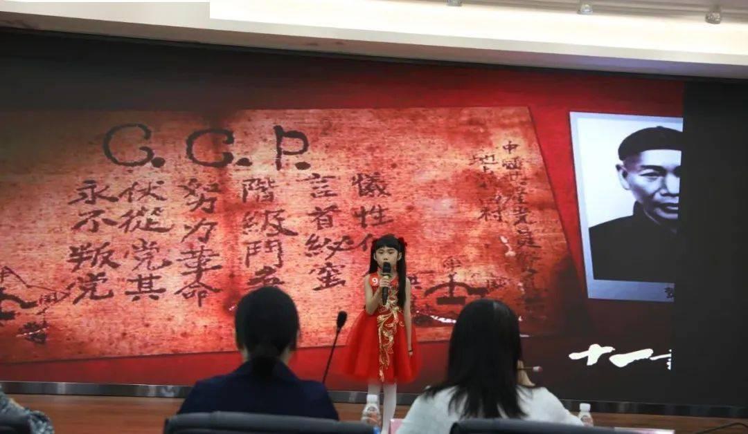 71岁刘晓庆再拍奶孙恋！曾因逃税被捕入狱422天，婚内出轨姜文名声扫地！