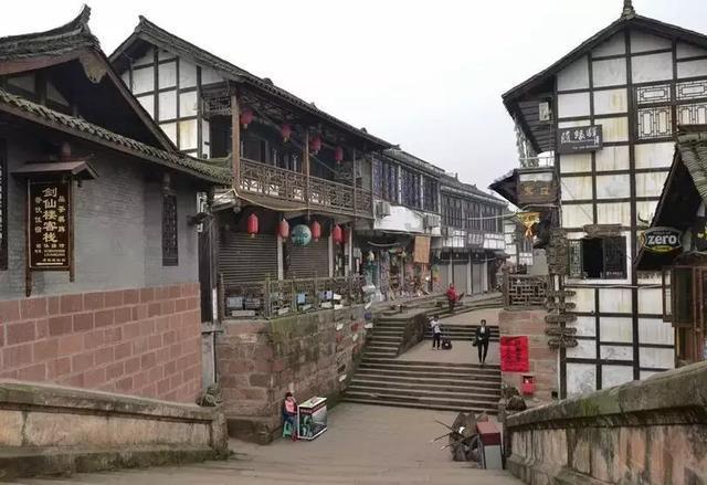 逃离整洁的杂物间